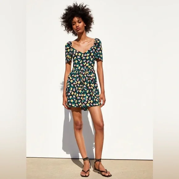 Zara Floral Print Short Sleeve Mini Short Romper Black Size M NEW - Picture 2 of 5